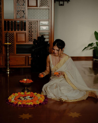 Malavika mohanan onam saree