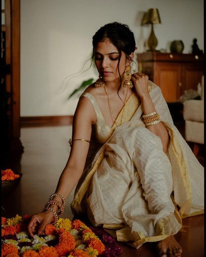 Malavika mohanan onam saree