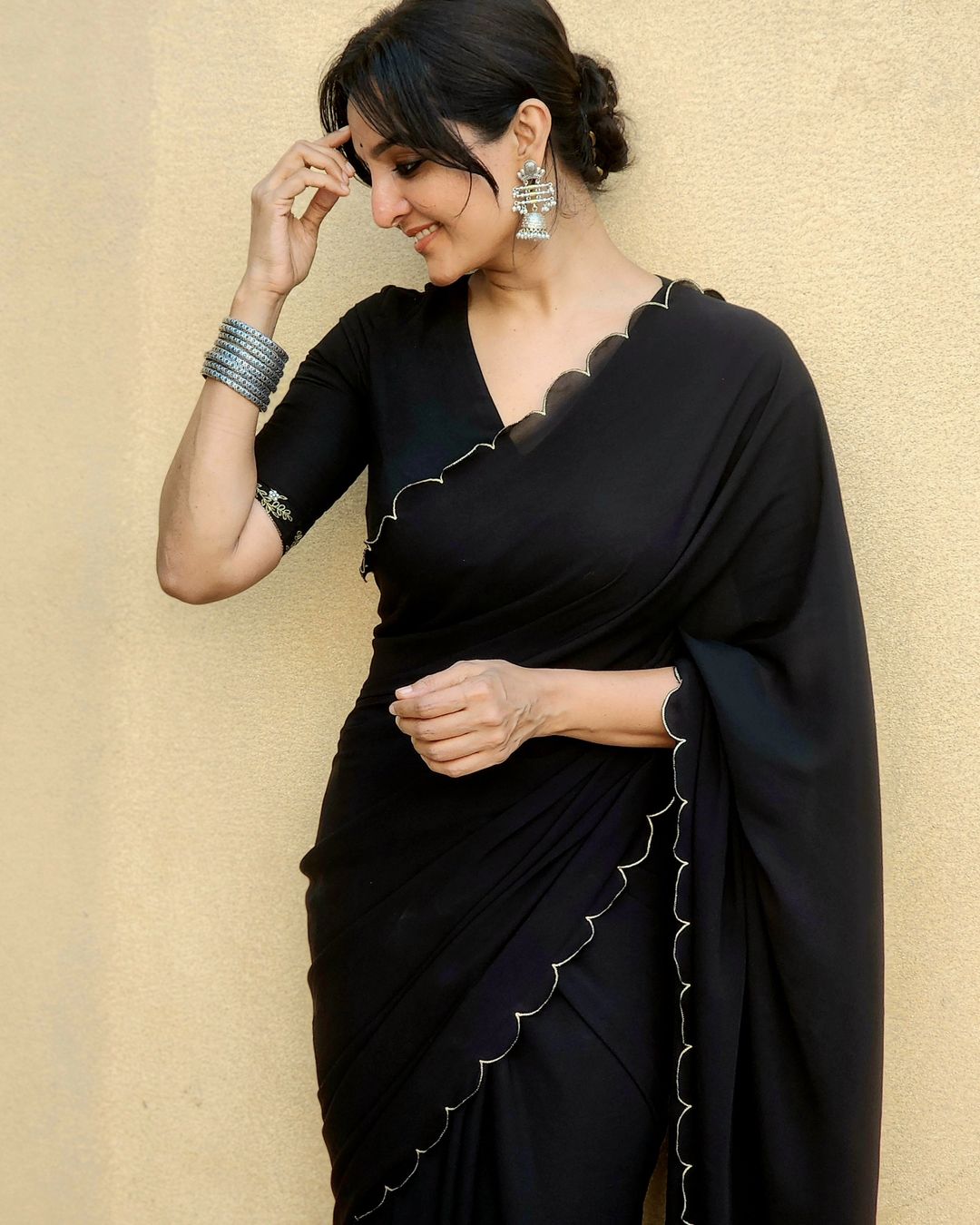 Manju warrier black saree