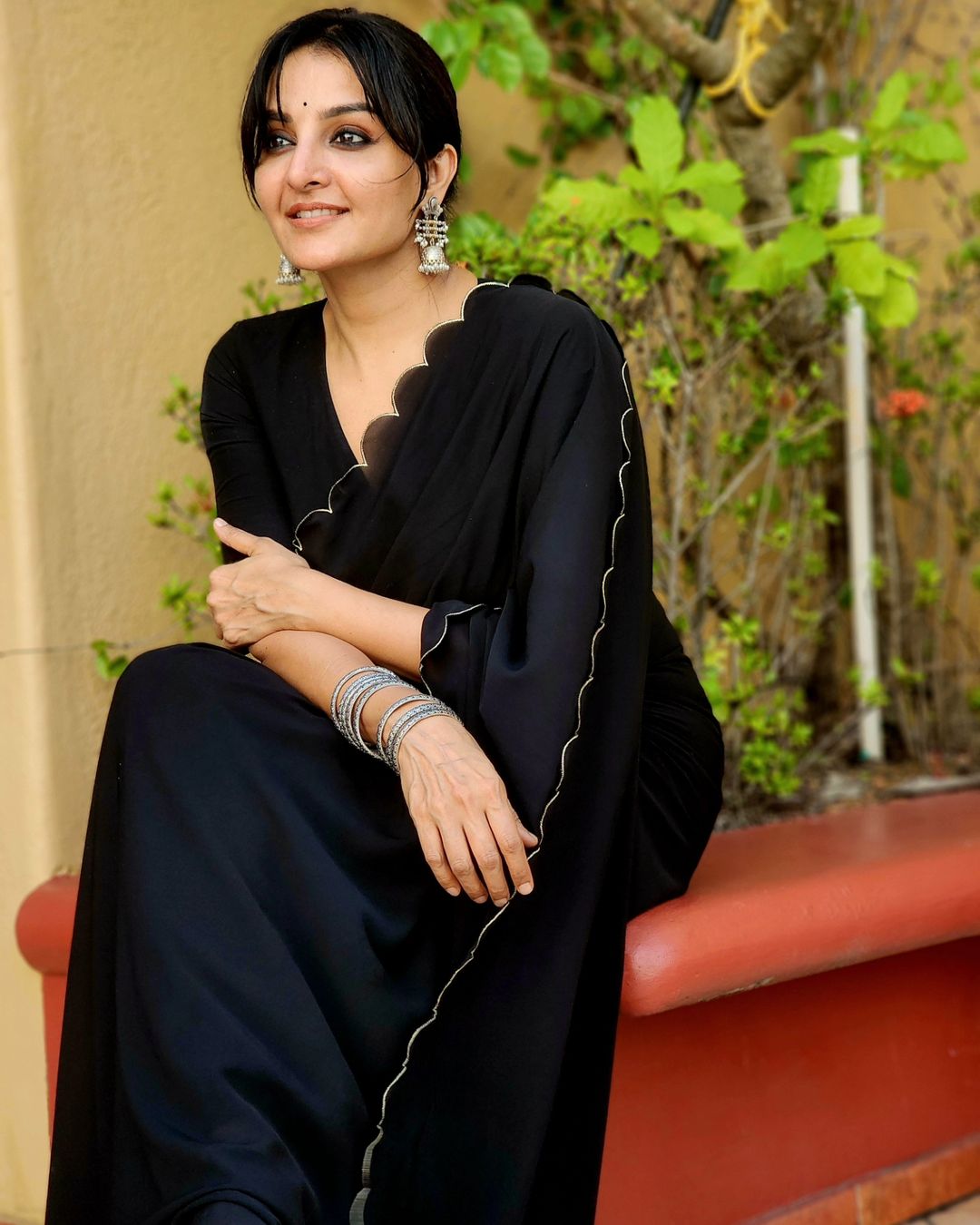 Manju warrier black saree