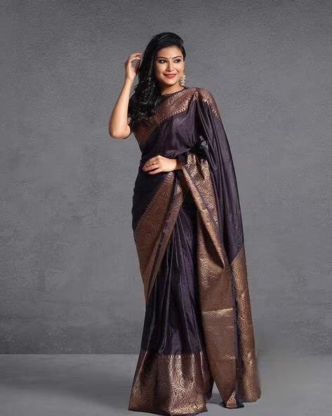 Banarasi saree with contrast border