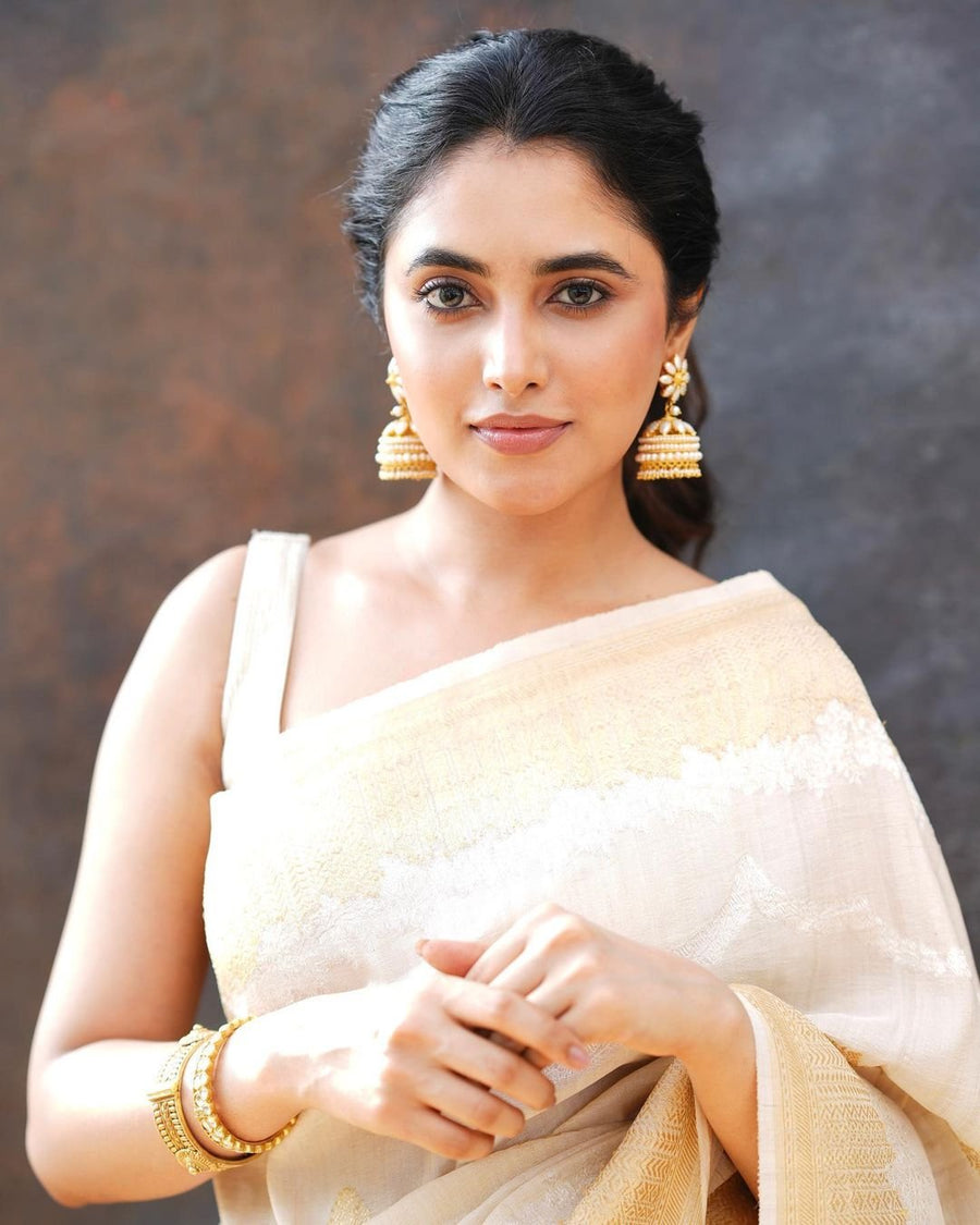 Priyanka mohanan White Banarasi Bliss: Pure Silk Elegance